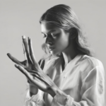 Mittel gegen schwitzige Hände: Evidenzbasierte Optionen und praktische Empfehlungen für Sie