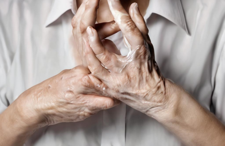 Hyperhidrose Hände Behandlung: Ein evidenzbasierter, praxisnaher Überblick für Sie 21 Hyperhidrose Hände Behandlung: Ein evidenzbasierter, praxisnaher Überblick für Sie